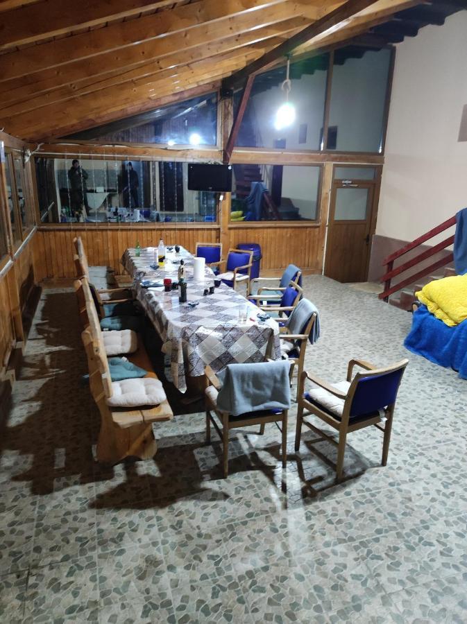 Casa Alesi Villa Dragoslavele Kültér fotó